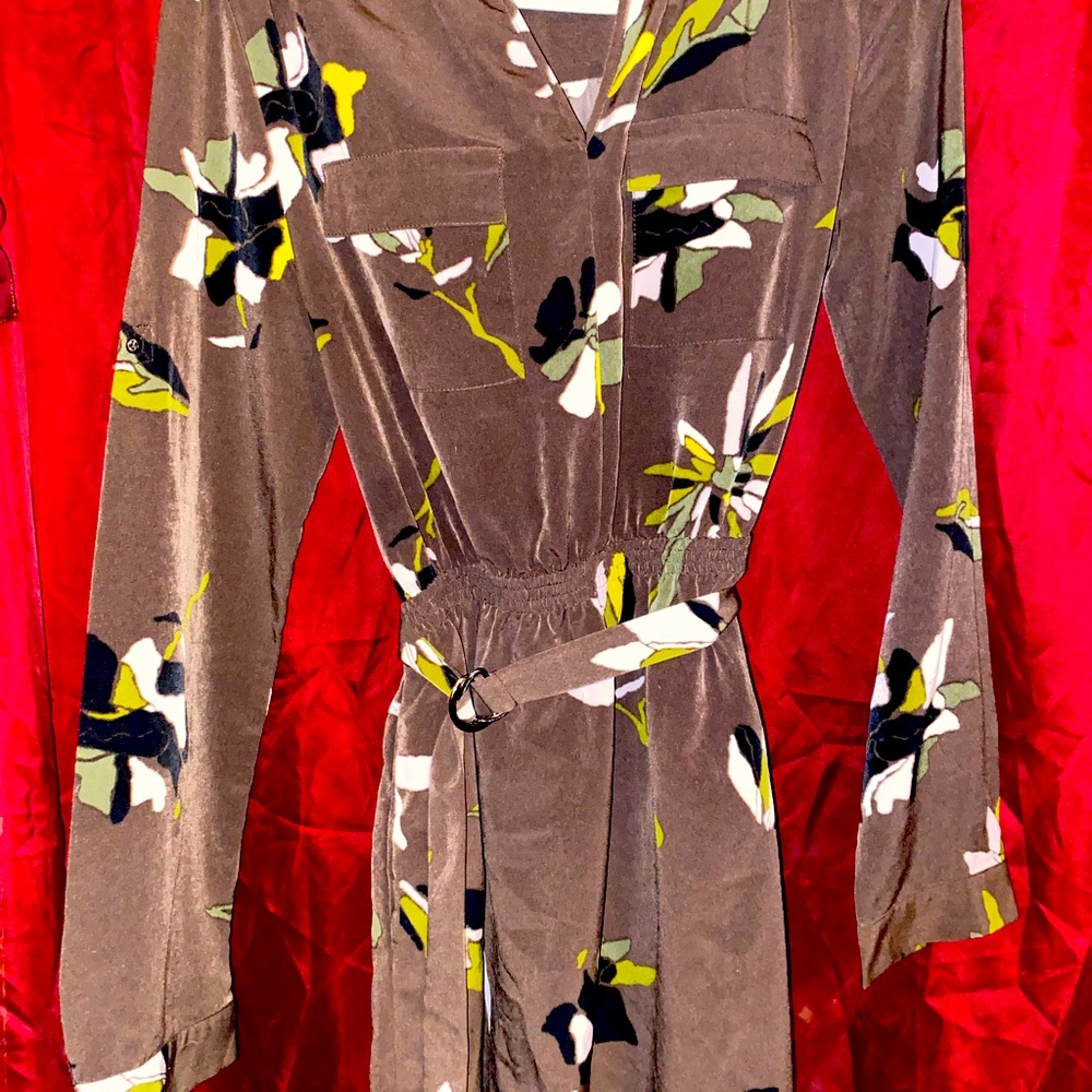 Floral brown and tan and black green green comfortable dress with pockets